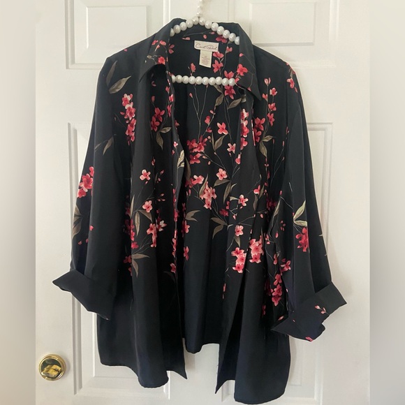 Carroll Reed Tops - Floral Black/Pink Women's Top